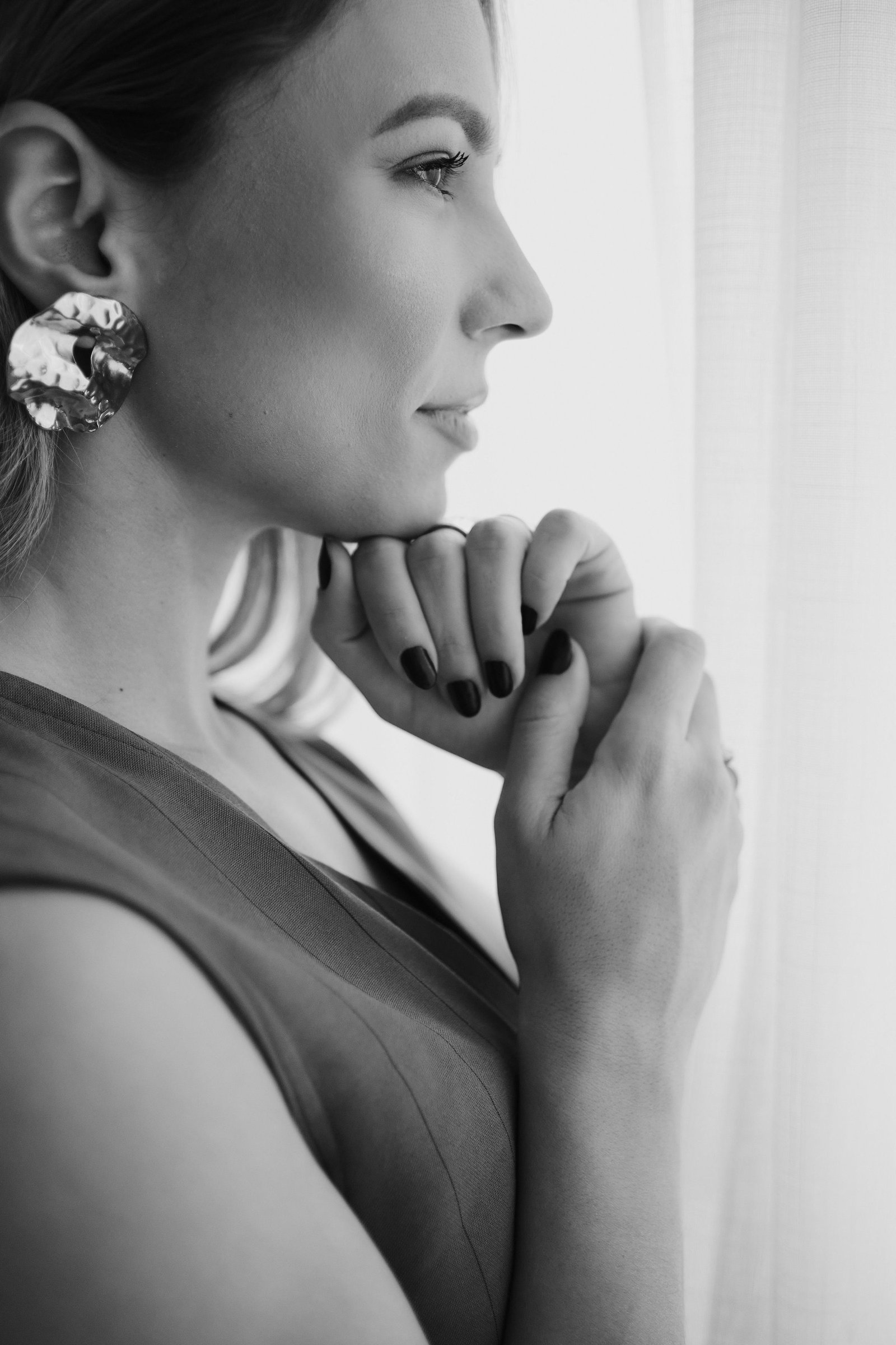 Dra. Jéssica Viana em retrato de perfil